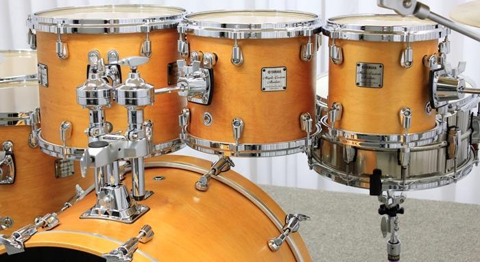 Bateria Yamaha Maple Custom Antique Natural 22