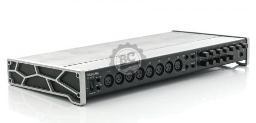Interface de Áudio Tascam US-16x08 com 16 entradas para Mac