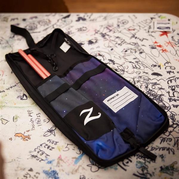 B&SA:バンクシー Bag de Baquetas Zildjian Galaxy Purple compacta com diversas