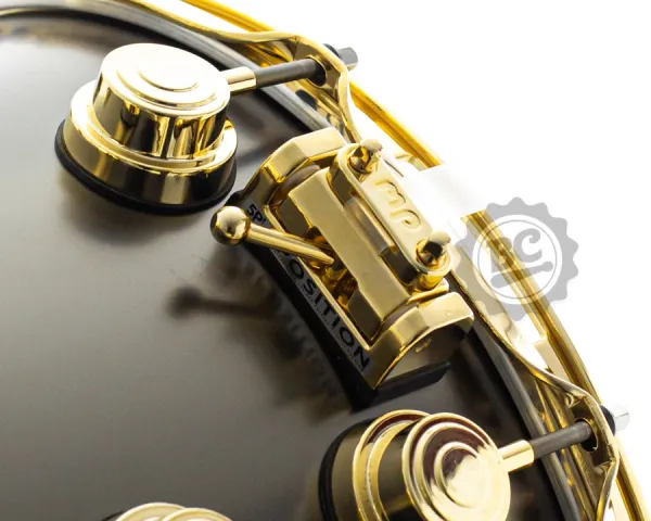 Caixa DW Collectors Satin Black Brass Gold Hardware 14x8