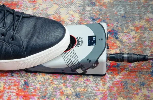 Stomp Box Pedal com sons de caixa Meinl Percussion The Ultimate